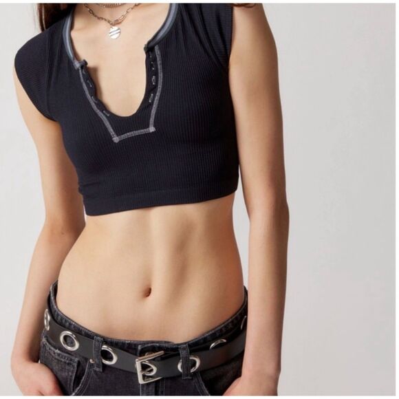 Urban Outfitters Go For Gold Black Seamless Crop Top-Size M - Picture 1 of 7